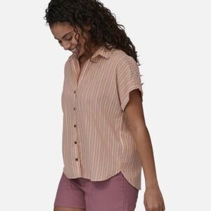 Patagonia Women’s Lightweight A/C Striped Button Up Shirt Medium